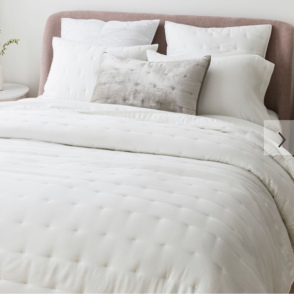 West Elm Crescent Pillow Shams NEW- Euro (Set of 2) - Picture 1 of 3